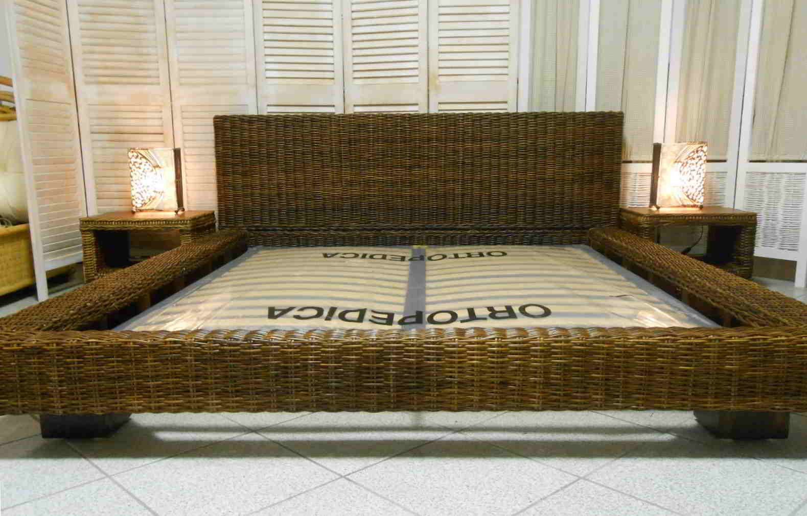 Arredamento camere da letto in giunco e rattan,armadi in giunco ... Como e comodini camera da letto prezzi